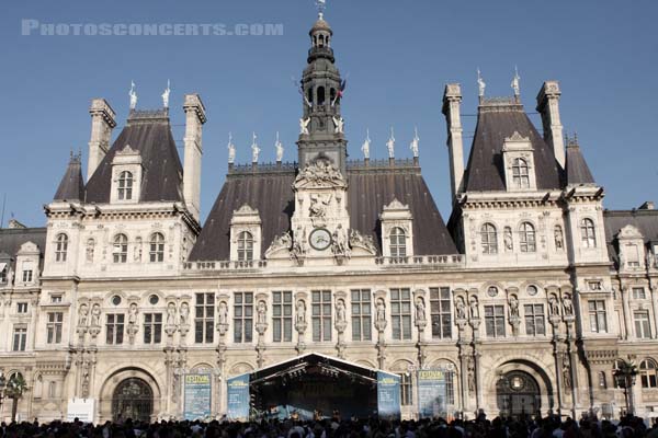 FLOW - 2009-08-14 - PARIS - Parvis de l'Hotel de Ville - 